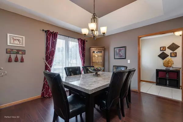 Batavia, IL 60510,731 Maves DR