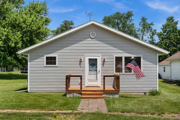 101 W Olive ST, Colfax, IL 61728