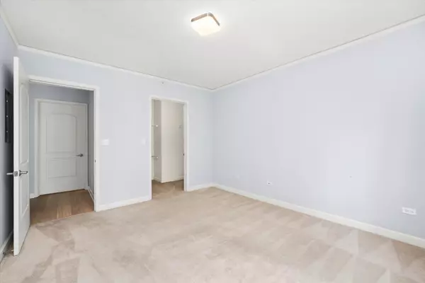 Chicago, IL 60601,420 E Waterside DR #407