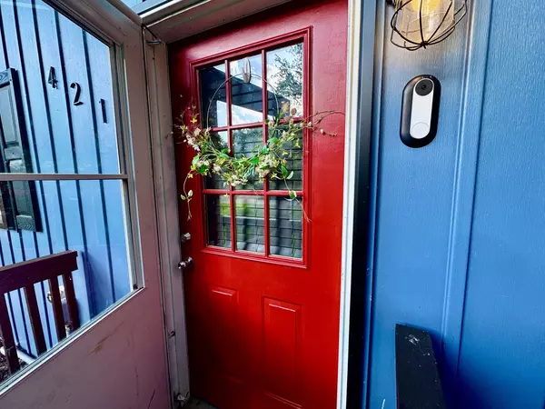 Crystal Lake, IL 60014,421 Elmwood AVE