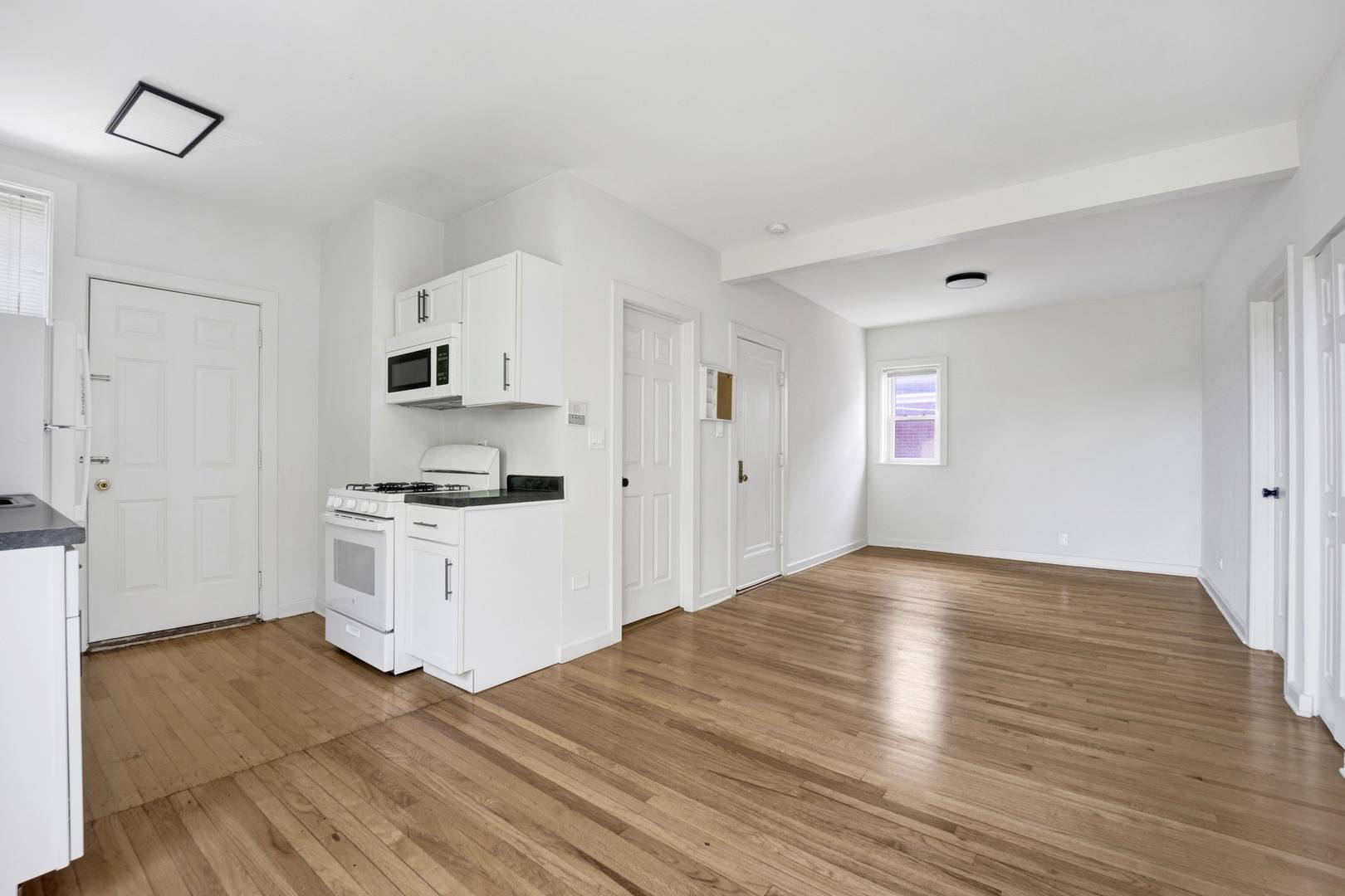 Chicago, IL 60626,6407 N Wayne AVE #3