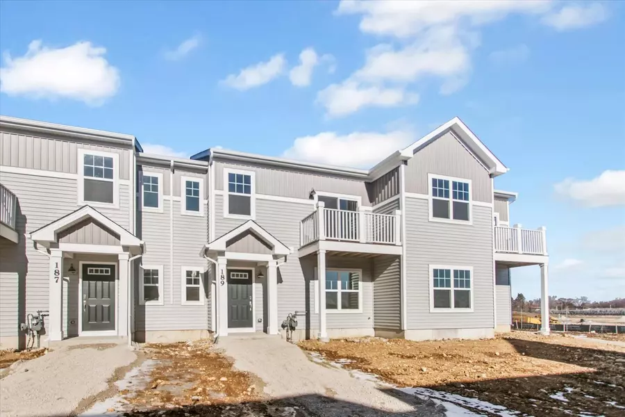289 Kingsport DR, South Elgin, IL 60177