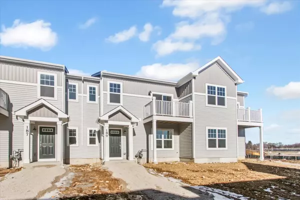 289 Kingsport DR, South Elgin, IL 60177