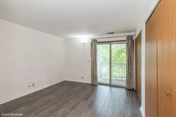 Libertyville, IL 60048,152 E Winchester RD #D