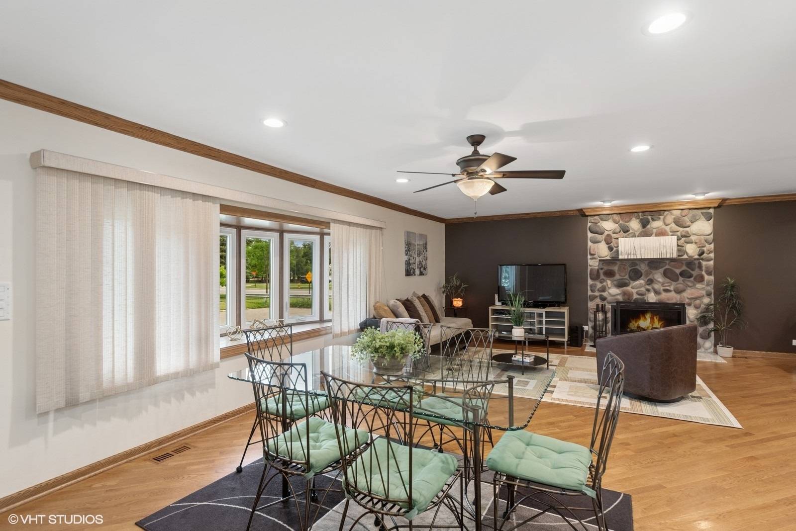 Mount Prospect, IL 60056,609 N Eastman DR