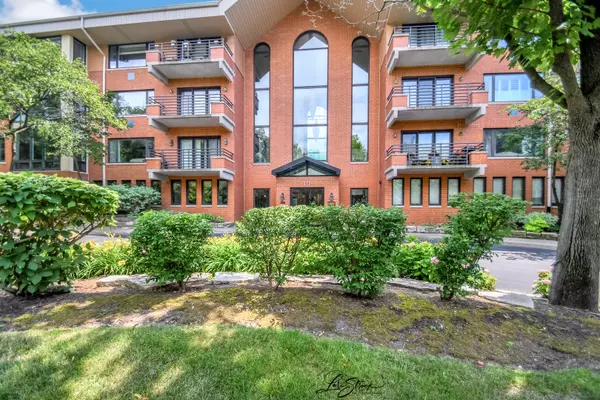 3525 S Cass CT #612, Oak Brook, IL 60523