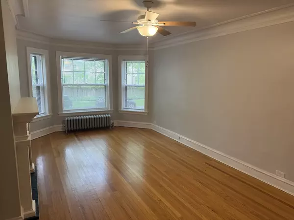 Evanston, IL 60202,106 Keeney ST #1