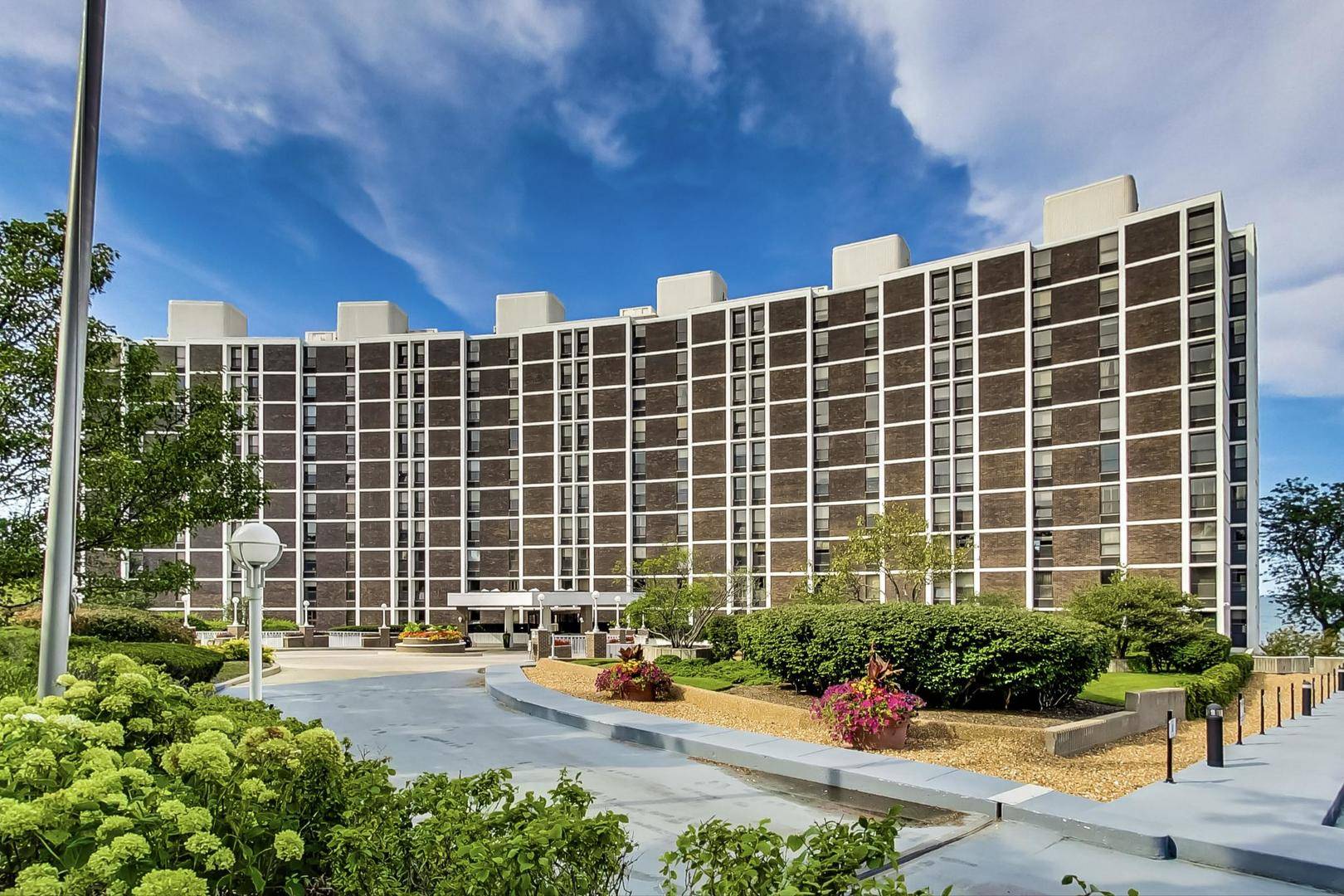 1500 Sheridan RD #7G, Wilmette, IL 60091