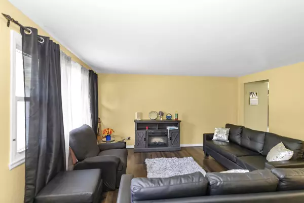 Schaumburg, IL 60193,1629 Syracuse LN
