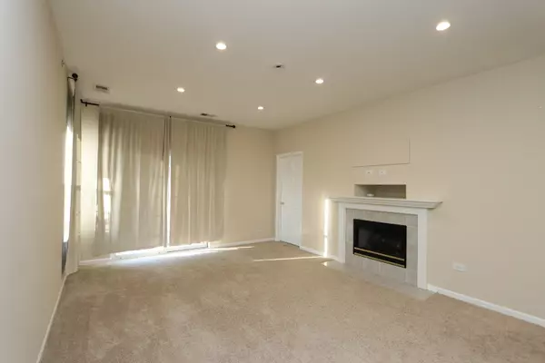 Lake Bluff, IL 60044,3333 STRATFORD CT #3E