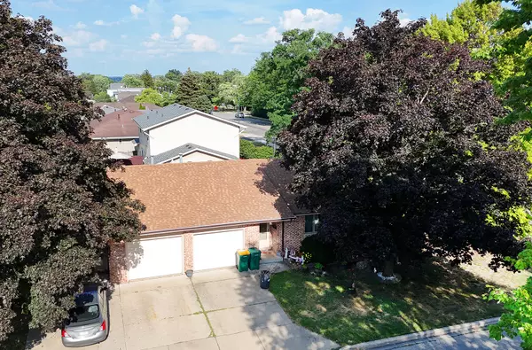 Joliet, IL 60435,829 Horseshoe DR
