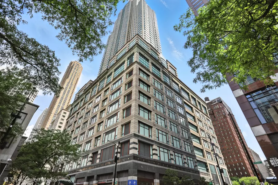 100 E Huron ST #2301, Chicago, IL 60611