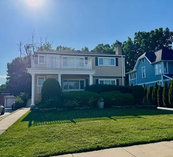 Western Springs, IL 60558,4386 Woodland AVE