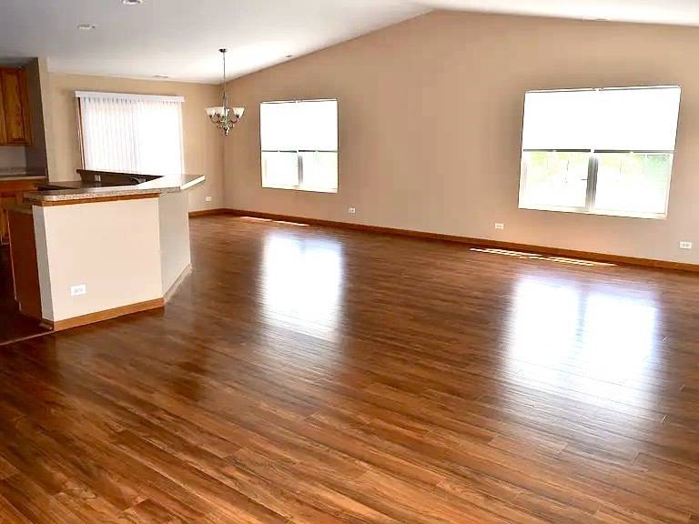 Algonquin, IL 60102,12 Millbrook CT