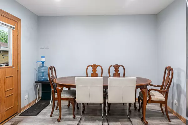 Bensenville, IL 60106,320 Marshall RD