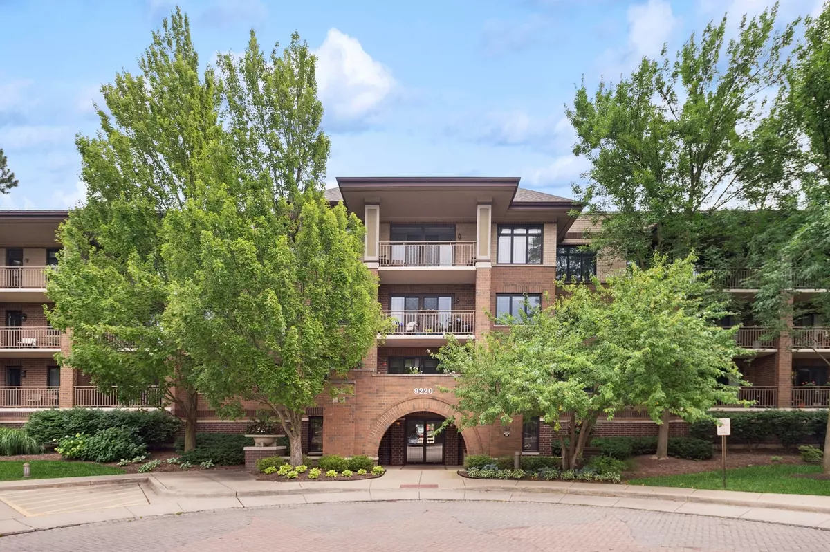 Evanston, IL 60203,9220 N East Prairie RD #401