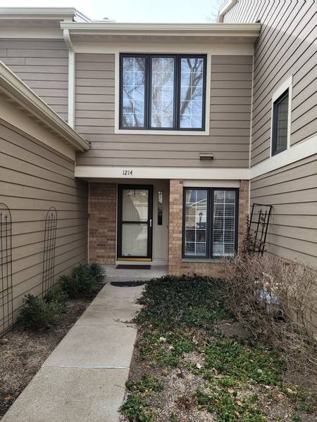 1214 Gulfstream Pkwy #1, Libertyville, IL 60048