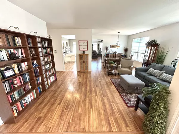 Crest Hill, IL 60403,21217 Lily Lake LN