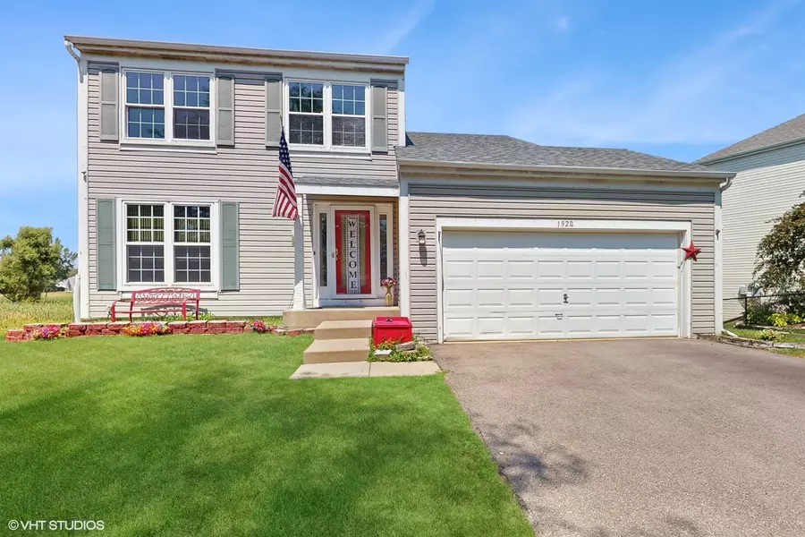 1920 Prairie Path LN, Carpentersville, IL 60110