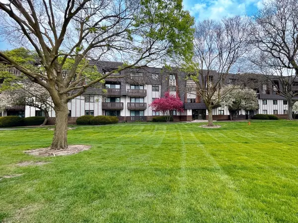 13000 W Heiden CIR #3106, Lake Bluff, IL 60044
