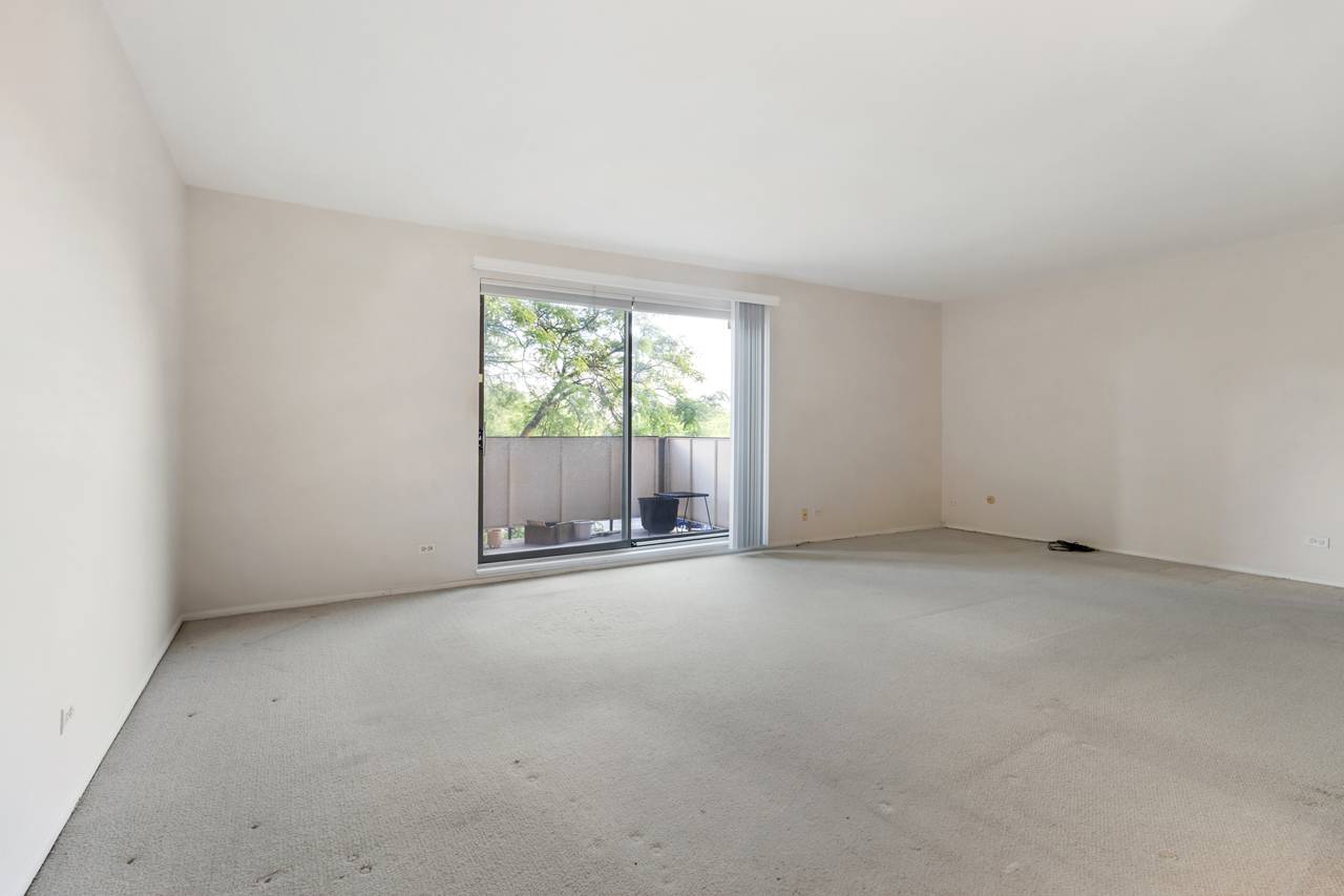 Elk Grove Village, IL 60007,850 Wellington AVE #311