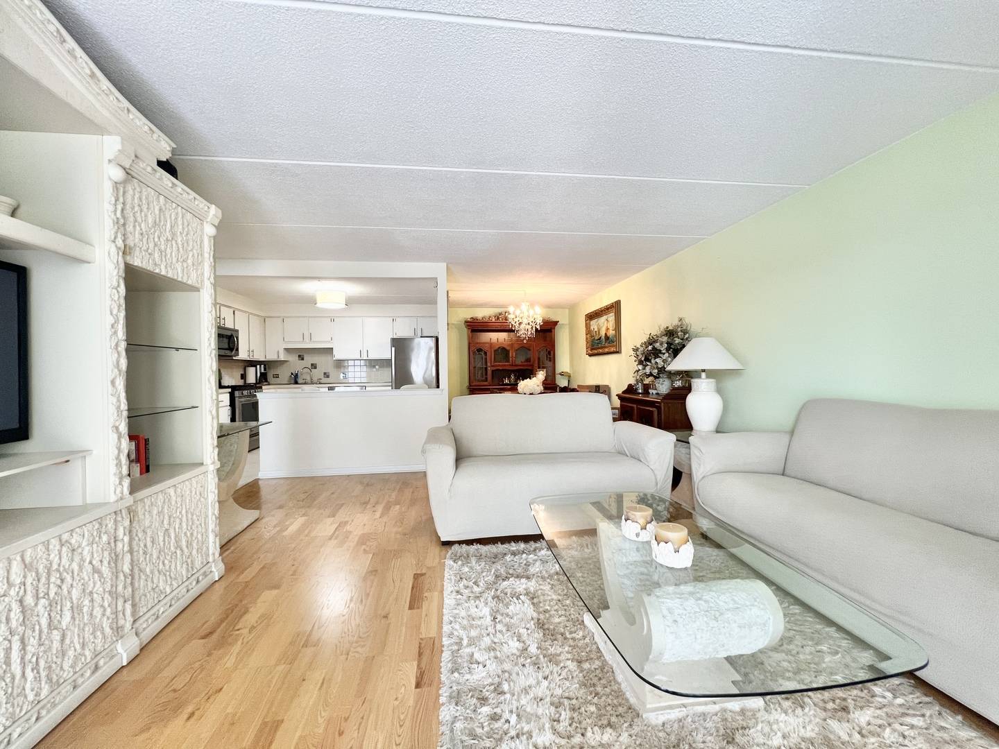 Norridge, IL 60706,7100 W Cullom AVE #213
