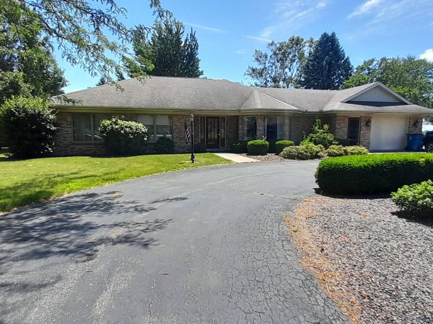 154 E US Highway 34, Mendota, IL 61342