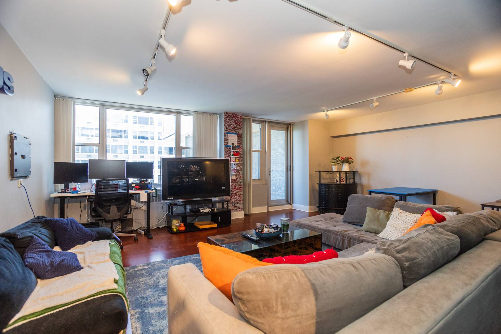 Chicago, IL 60613,4250 N Marine DR #2627