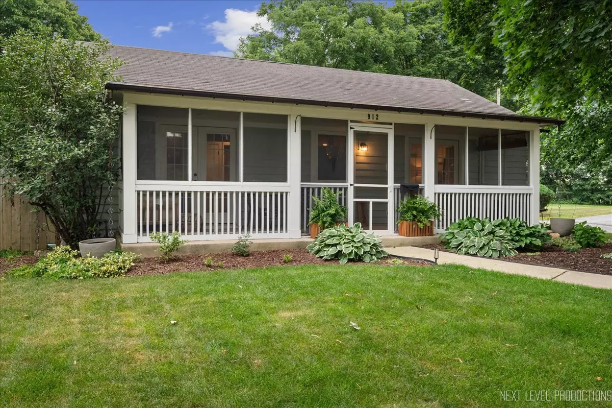 St. Charles, IL 60174,912 Jackson AVE