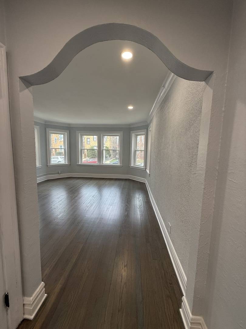 Chicago, IL 60645,2827 W Lunt AVE #1