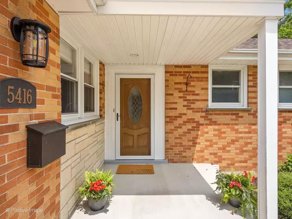 Western Springs, IL 60558,5416 Howard AVE