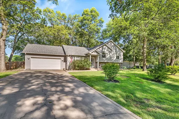 Essex, IL 60935,202 Oakwood LN