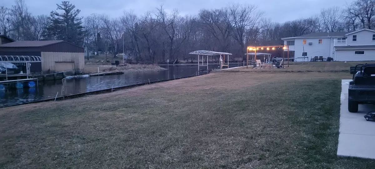 Antioch, IL 60002,26299 W Forest CT W