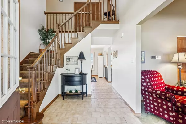 Westmont, IL 60559,321 Blackhawk DR