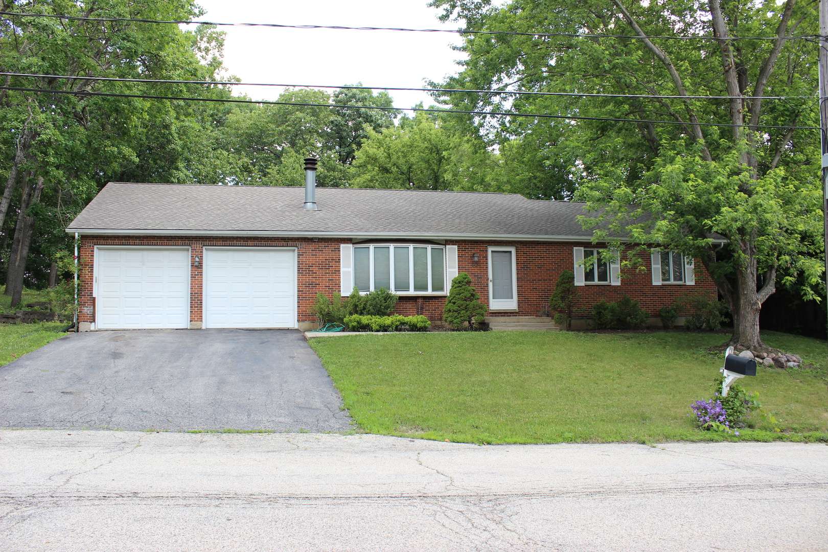 10 Crestview DR, Ingleside, IL 60041