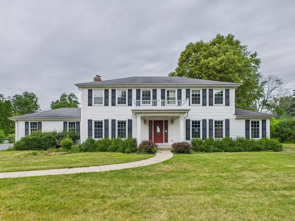 Inverness, IL 60067,558 Saint Andrews LN