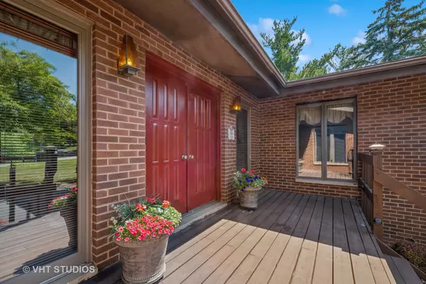 Deer Park, IL 60010,104 Lois LN