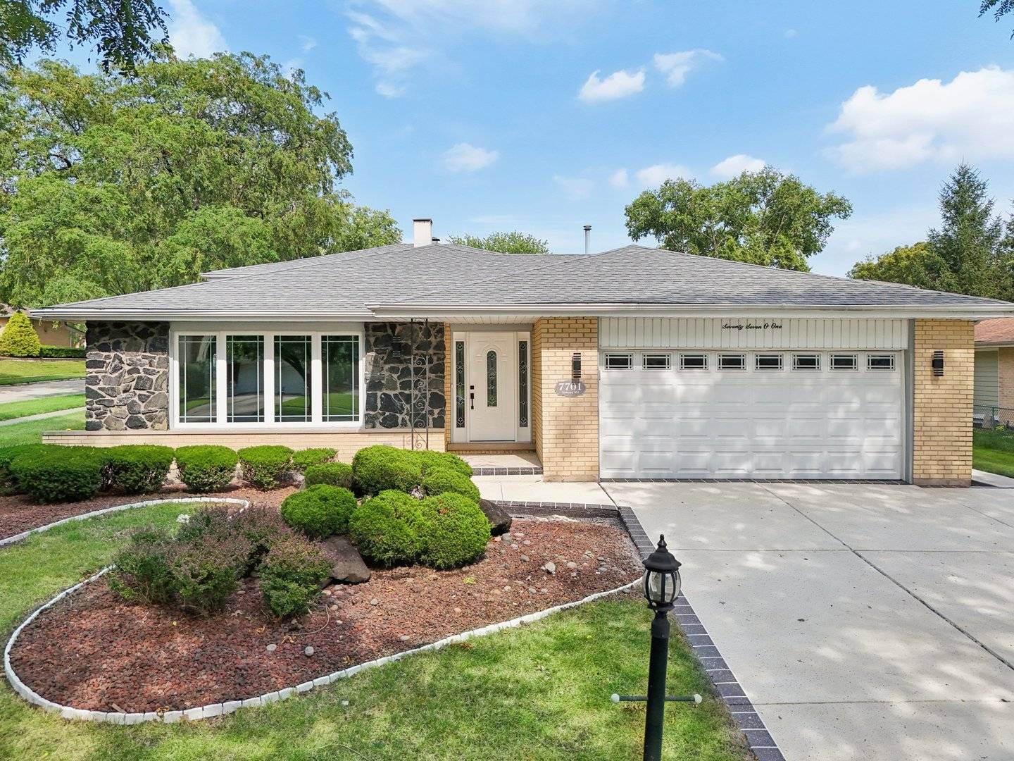 7701 Sawyer RD, Darien, IL 60561