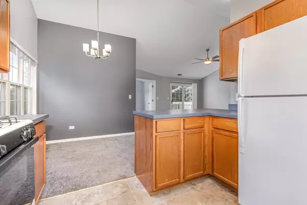 Naperville, IL 60564,2211 WATER LEAF CT #204