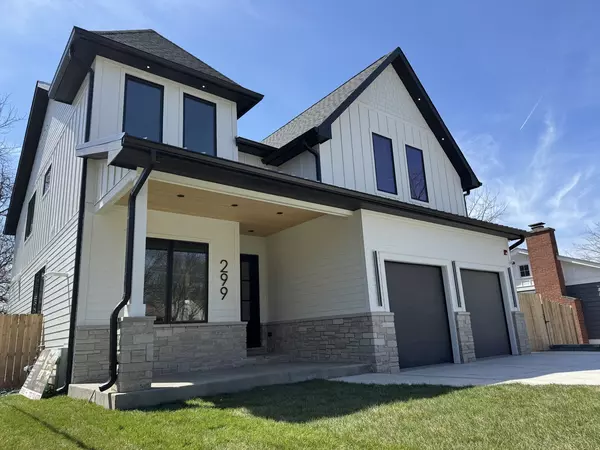 Glen Ellyn, IL 60137,299 Cottage AVE