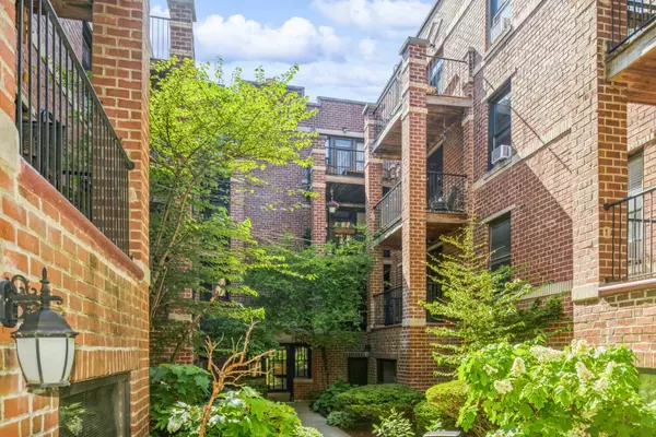 2112 N SEMINARY AVE #19, Chicago, IL 60614