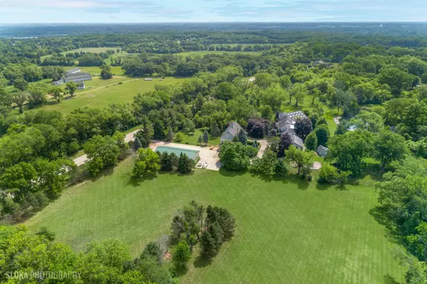 Barrington Hills, IL 60010,153 Algonquin RD