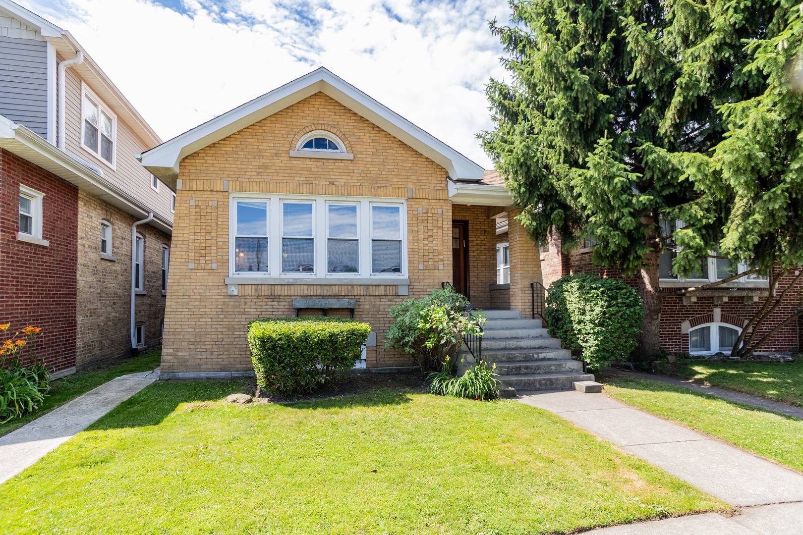 2815 W FITCH AVE, Chicago, IL 60645