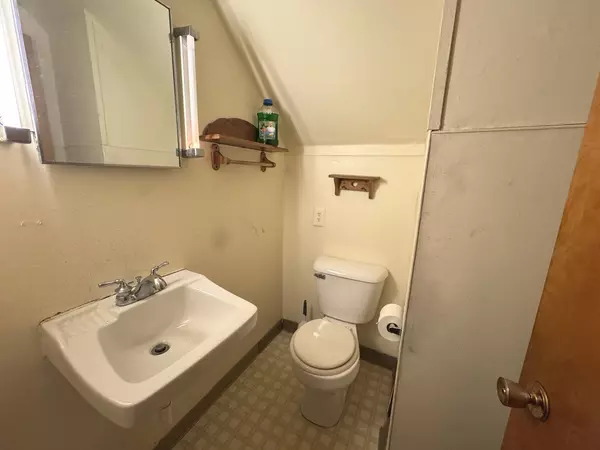 Rochelle, IL 61068,822 N 12th ST