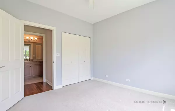 Lemont, IL 60439,835 Woodglen LN