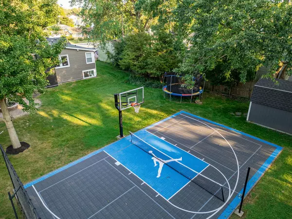 Wheaton, IL 60187,620 Crest ST