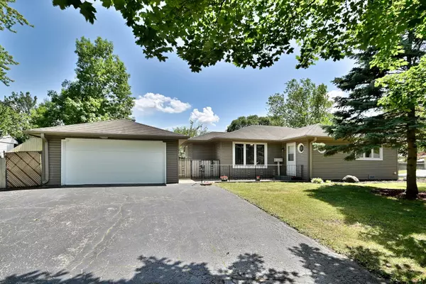 2309 Hawk LN, Rolling Meadows, IL 60008