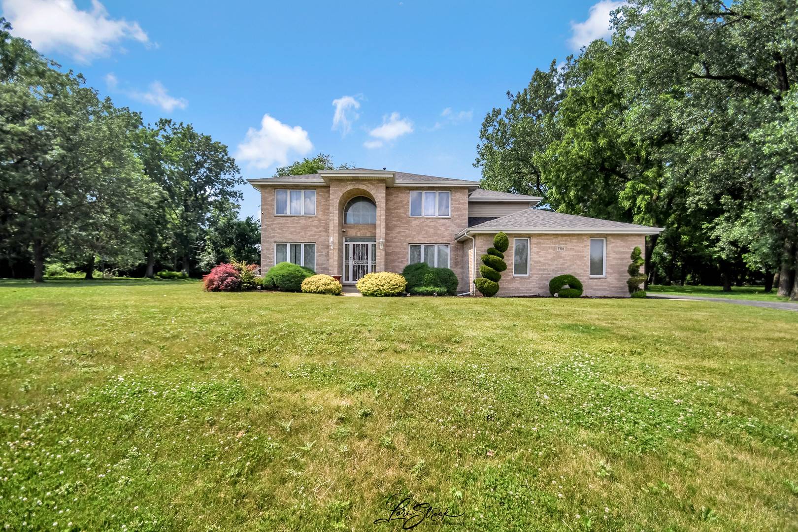 Markham, IL 60428,15516 Frontage RD