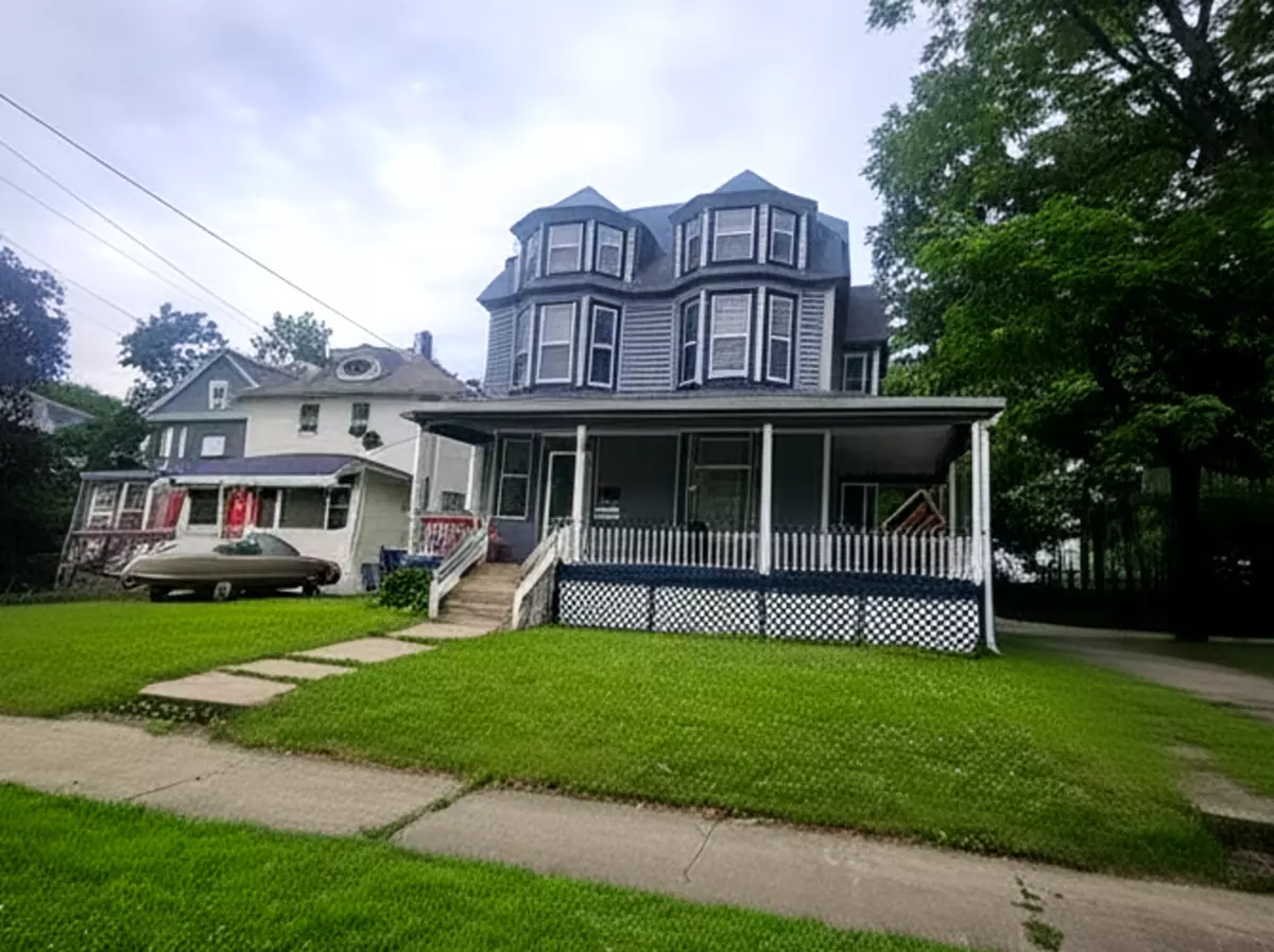 Waukegan, IL 60085,723 N COUNTY ST