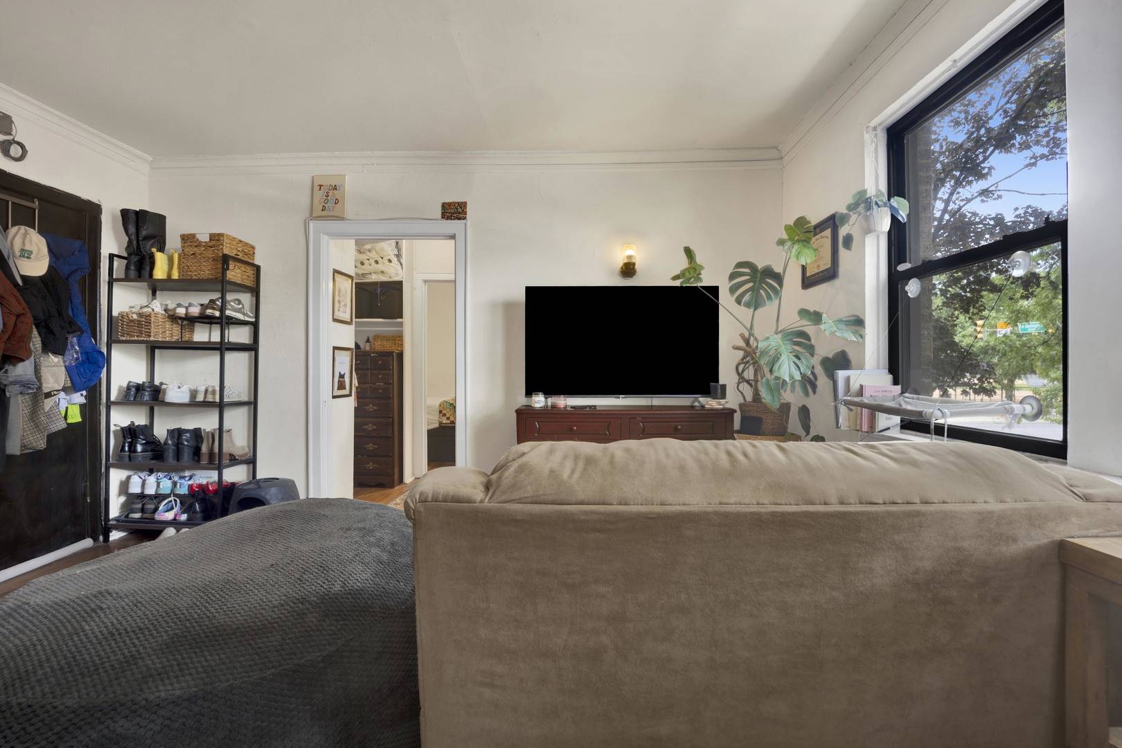 Chicago, IL 60657,2959 N Damen AVE #1B